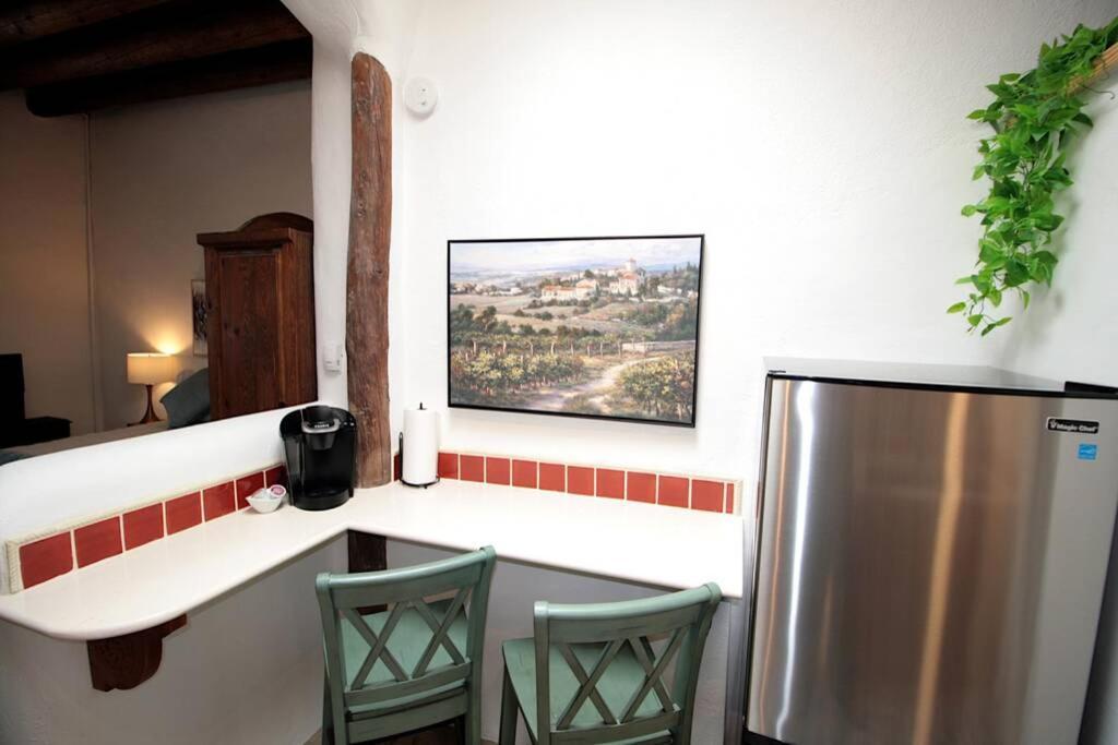 Closson Getaway - Courtyard - Railyard And Plaza Santa Fe Bagian luar foto
